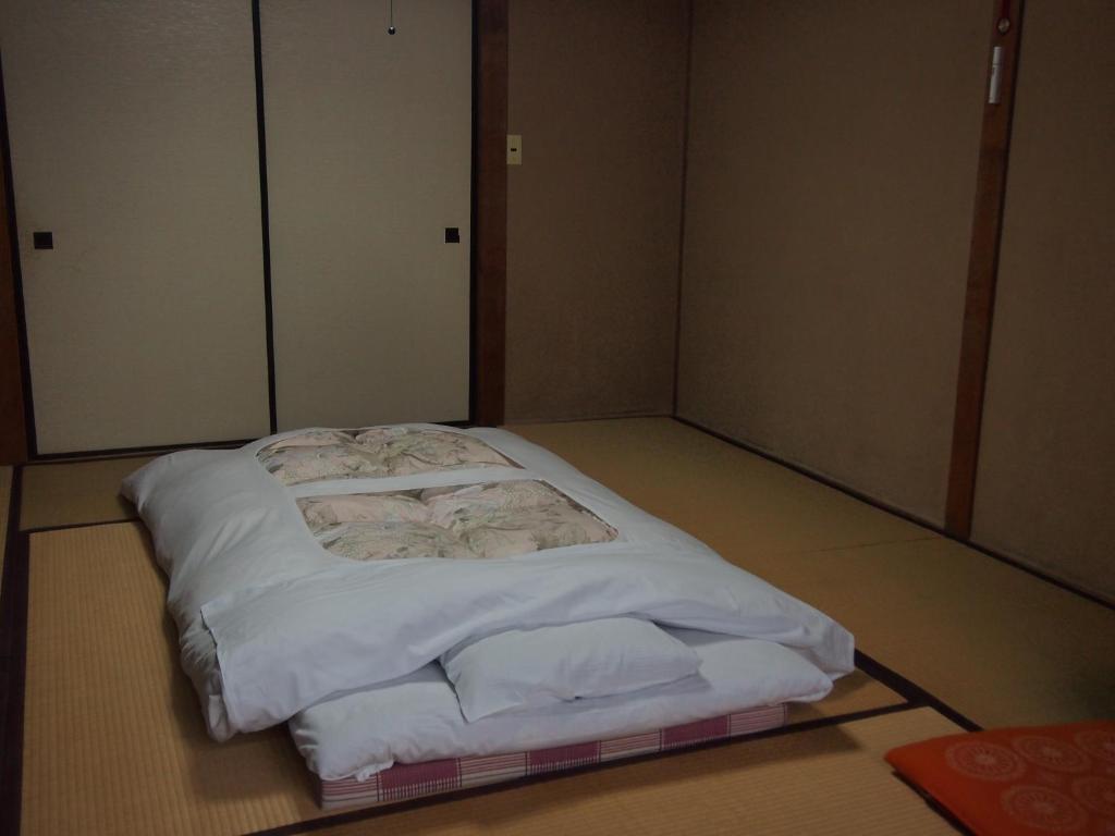 Ishiba Ryokan Hiroszaki Szoba fotó